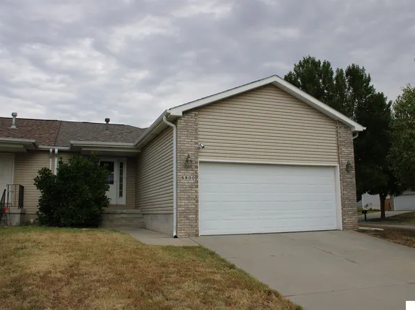 6800 Whitewater Ln, Lincoln, NE 68521