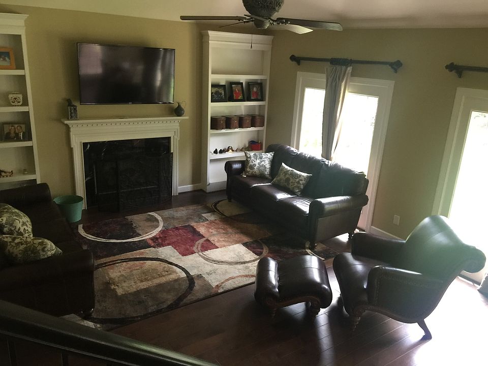 2nd image of 120 Governors Way