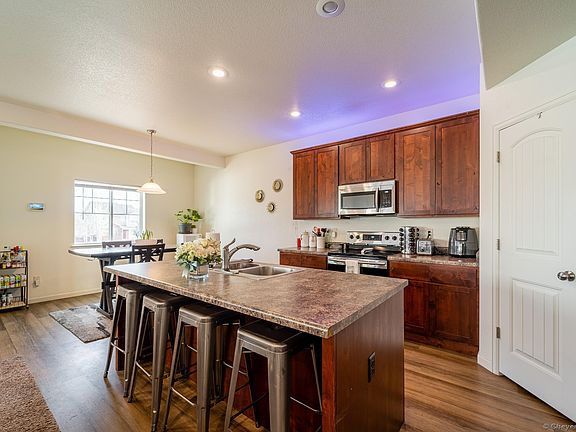 5th image of 2729 Reynolds St #B