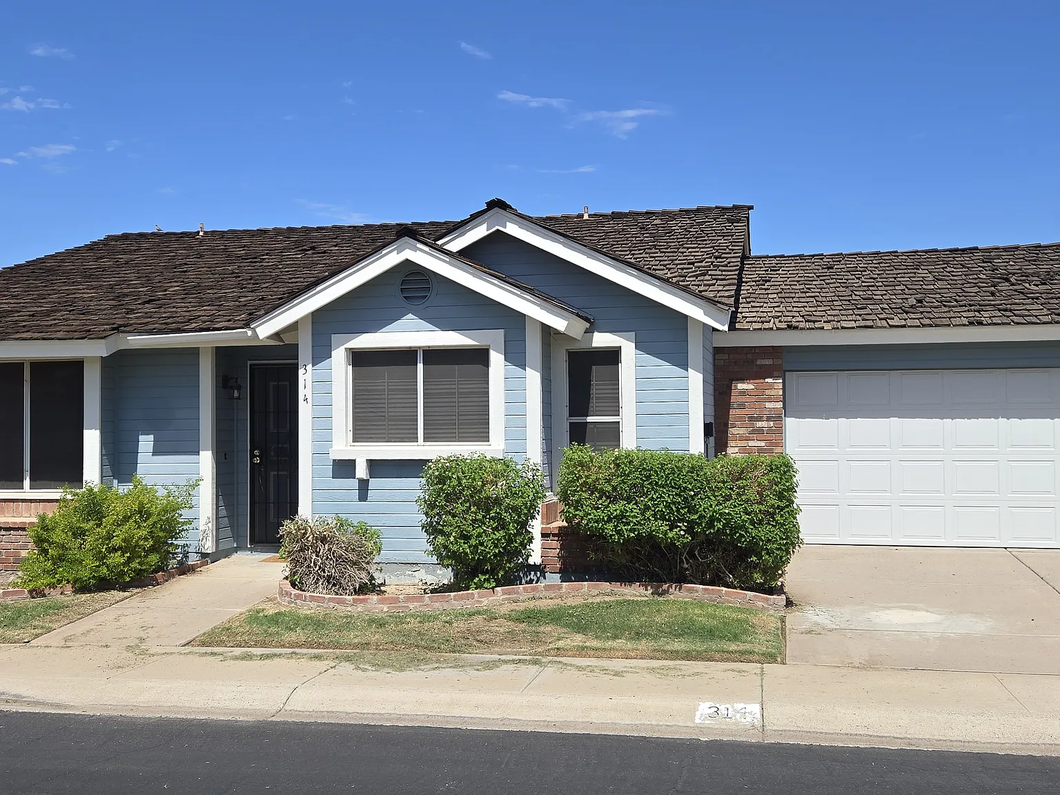 2 bed, 1320 sqft, $2,095 — Photo 1