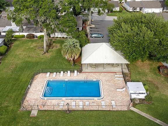 3rd image of 2050 SE 37th Court Cir