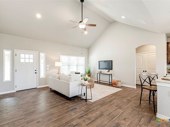 4th image of 1127 Cedar Bnd