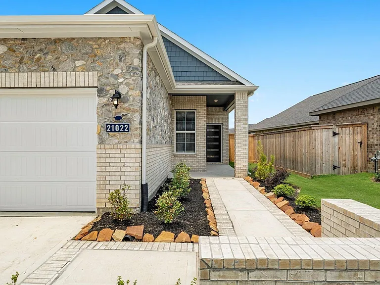 21022 Armstrong County Dr — Photo 5