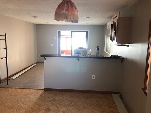 3rd image of 29 Brewster Ave