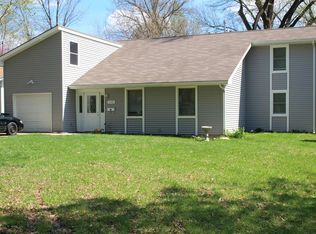 5343 Maple St, Mission, KS 66202