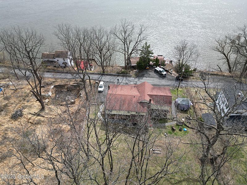 3rd image of 279 Hamburg Road
