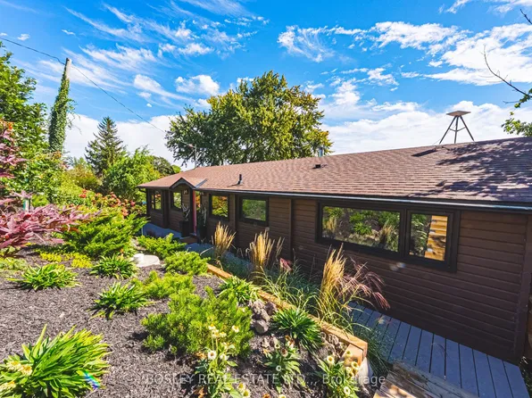 101 Lighthouse Dr, Haldimand County, ON N1A 2W6
