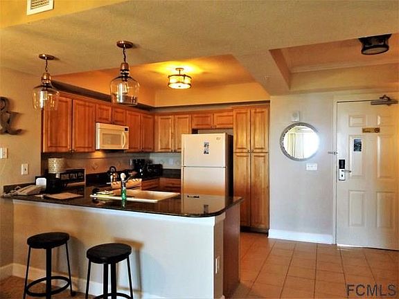 5th image of 200 Ocean Crest Dr APT 916