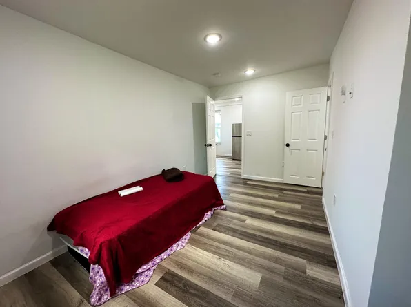 215 Lincoln Street image 10 of 17