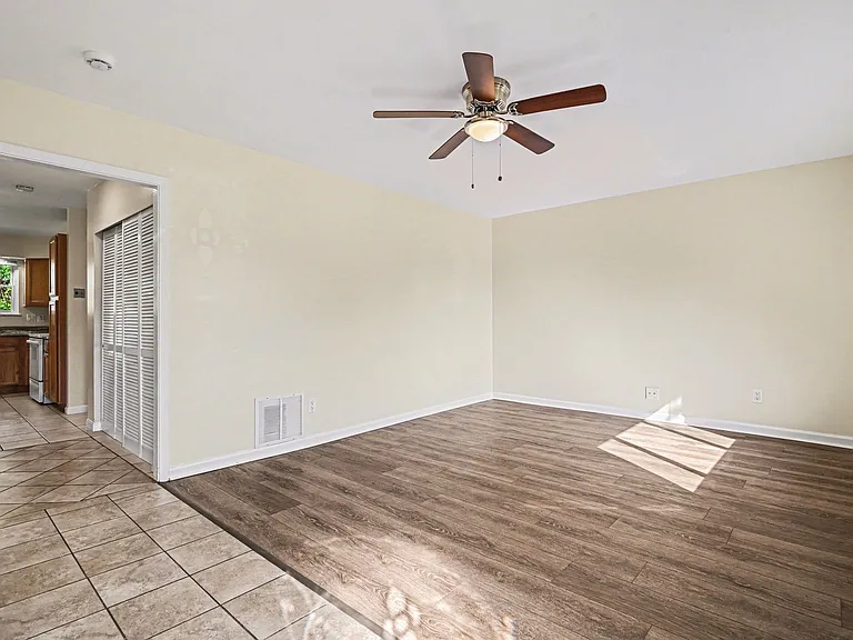 950 Harkin Dr — Photo 14