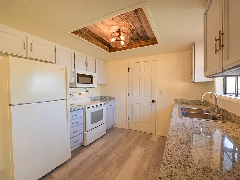 1440 Papago Dr — Photo 3