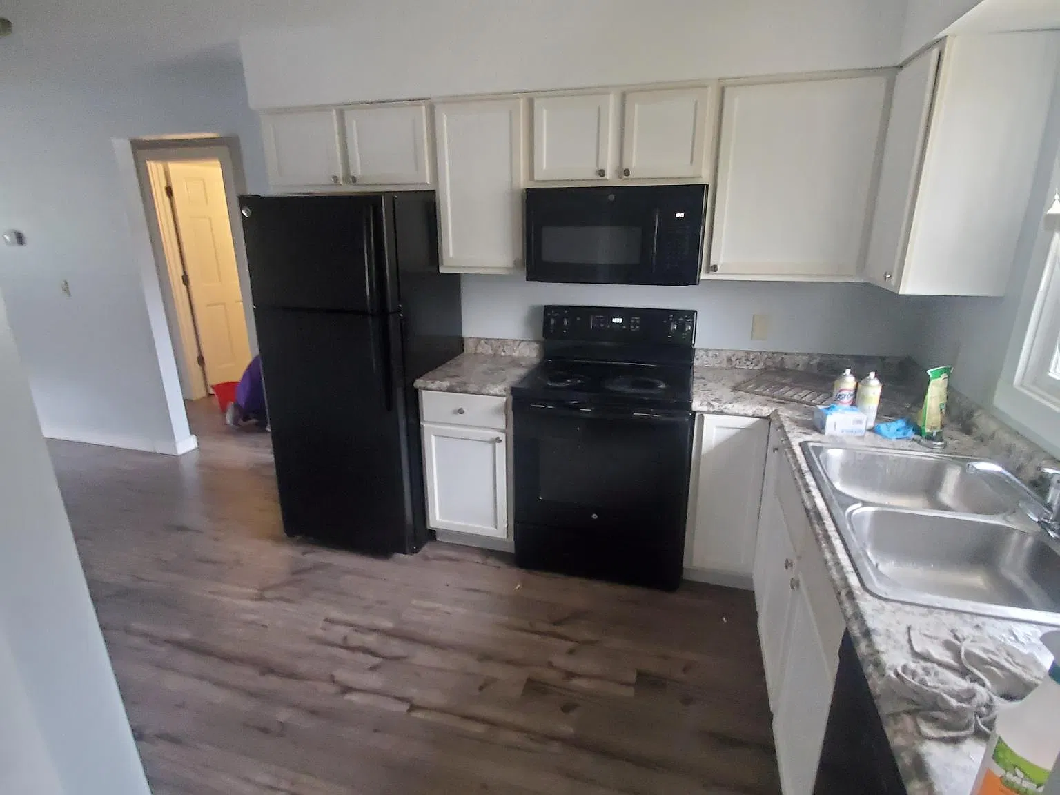 2 bed, 800 sqft, $1,400 — Photo 2