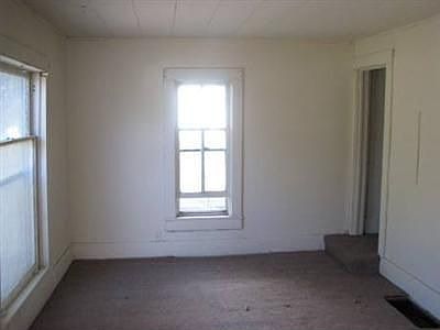 2nd image of 706 Sylvan St