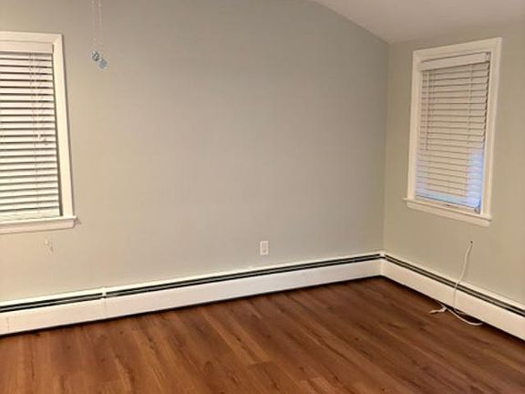 5th image of 90 Clearview Ave