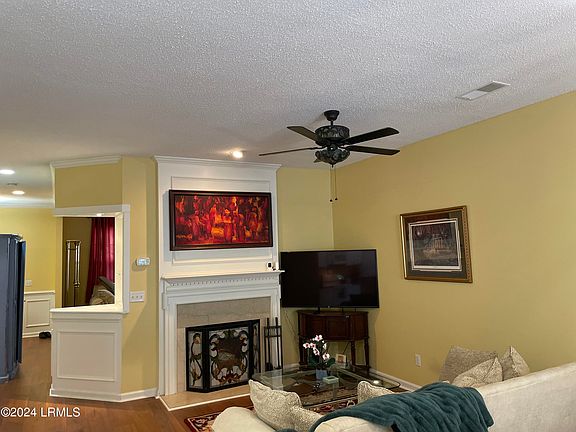 2nd image of 140 Westbury Park Way