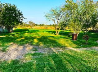326 S Crews St, La Vernia, TX 78121