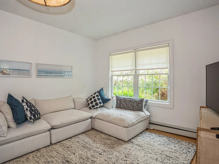 17 Felix Ave — Photo 13