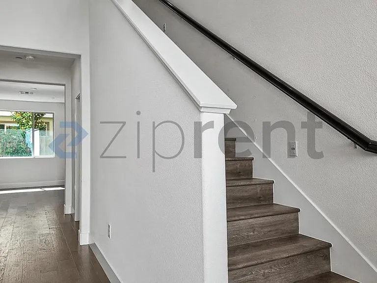 10568 Trill Way — Photo 3