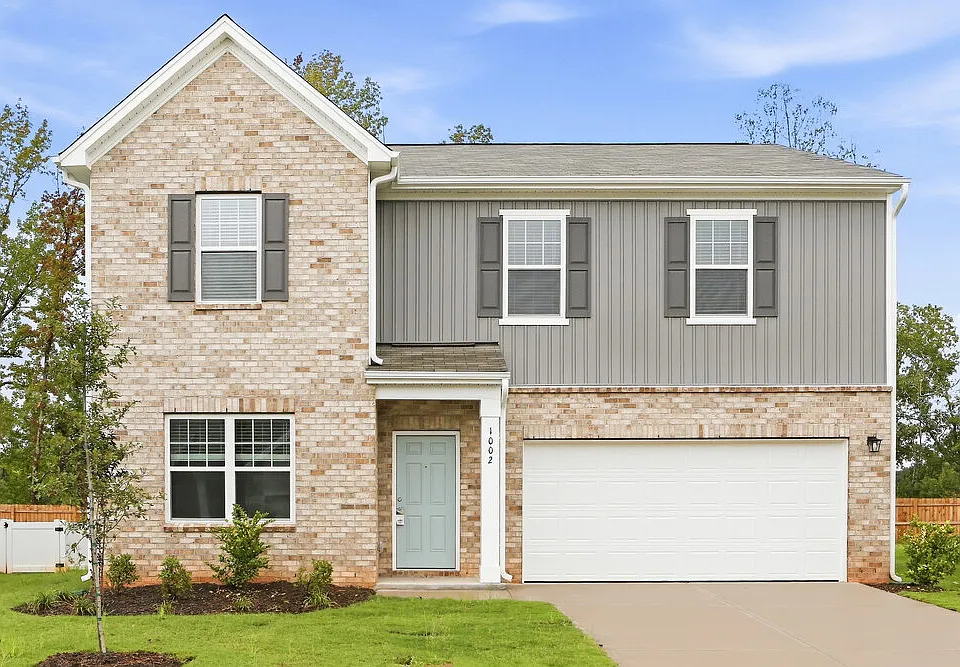 1002 Riverbank Dr