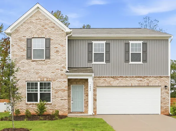 1002 Riverbank Dr, Kernersville, NC 27284