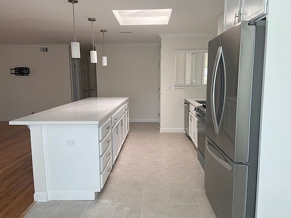 3rd image of 791 Belfair Ct