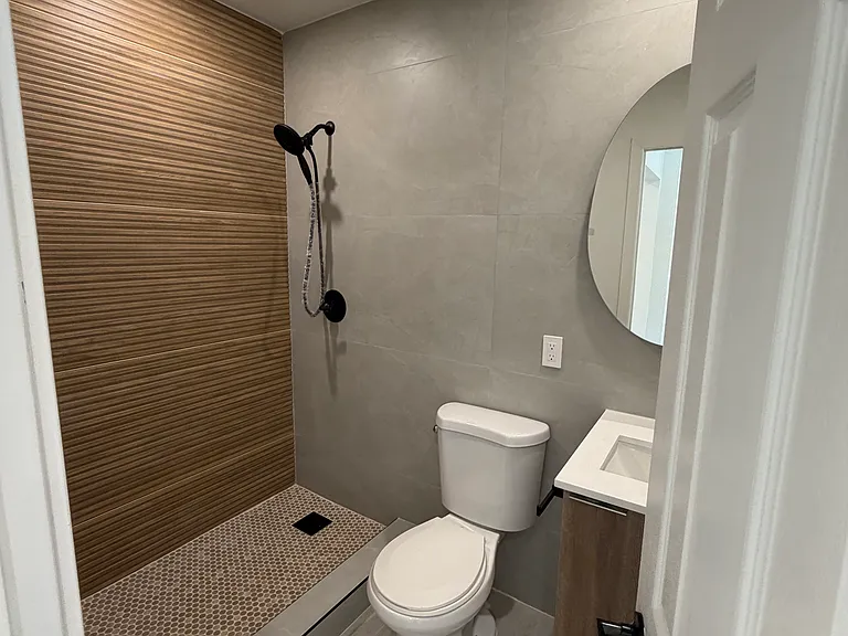 1301 NE 13th Ave #20 — Photo 6