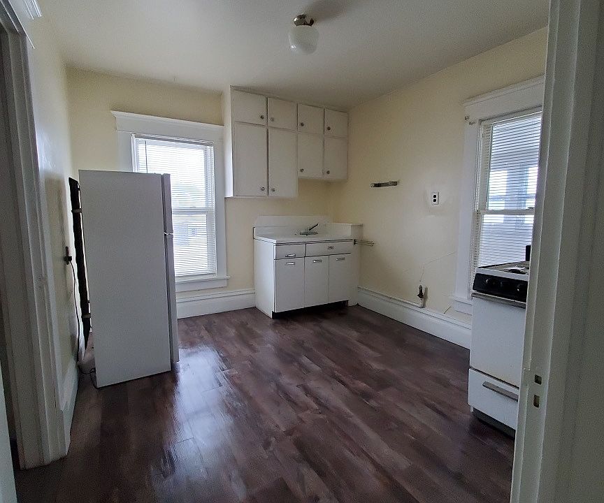 1st image of 622 1/2 Grant St