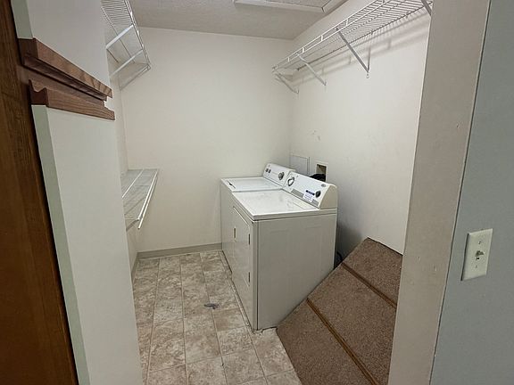2nd image of 3481 Beaujardin Dr APT B