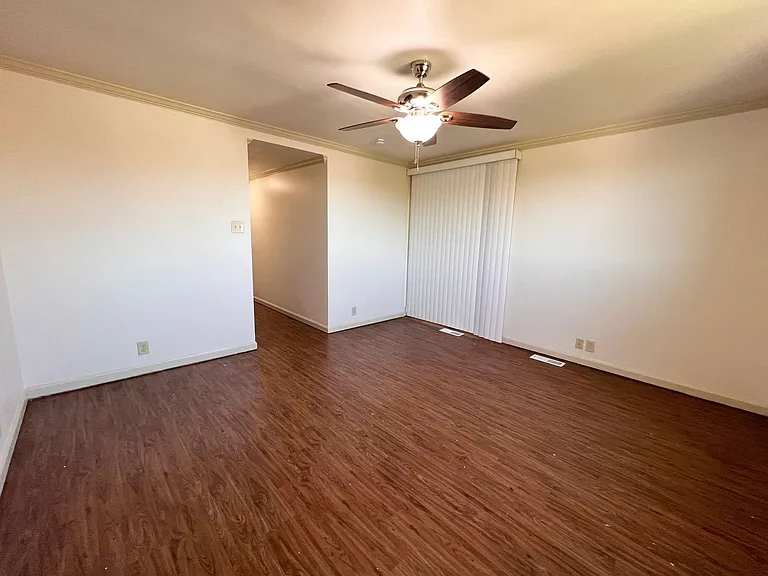 The Envoy Apartments — Photo 25