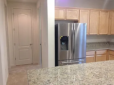 4 bed, 3.5 bath, 1980 sqft, $1,620 — Photo 4