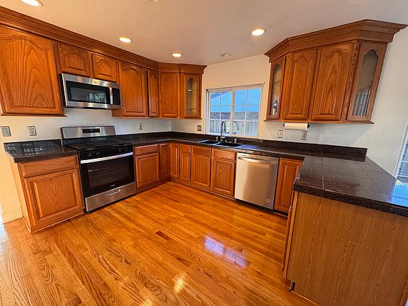5th image of 17230 Birch Way