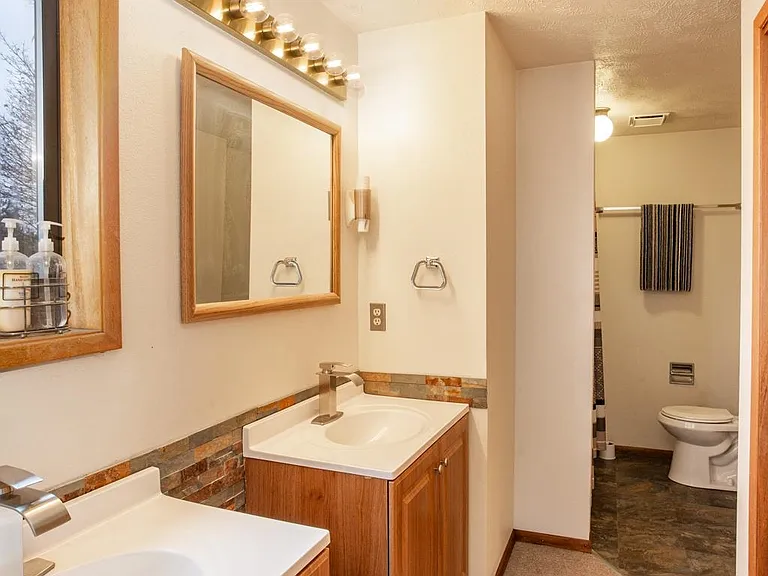 10623 E Montgomery Dr — Photo 11
