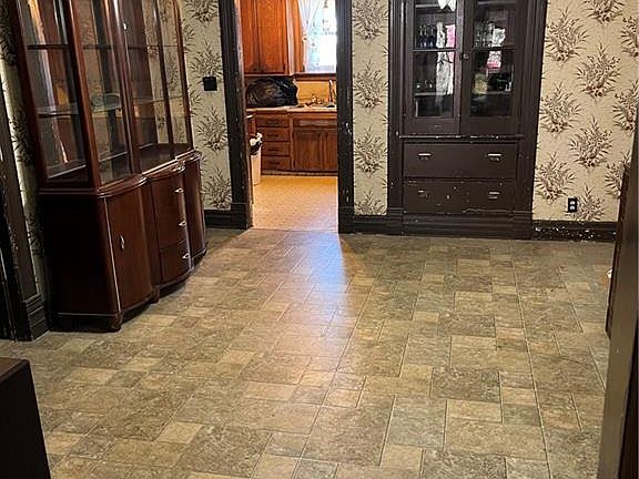 4th image of 511 N B Ave