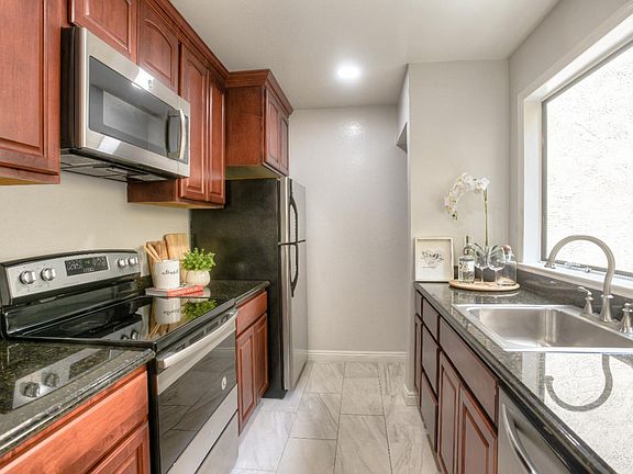 3rd image of 1919 Alameda De Las Pulgas APT 1
