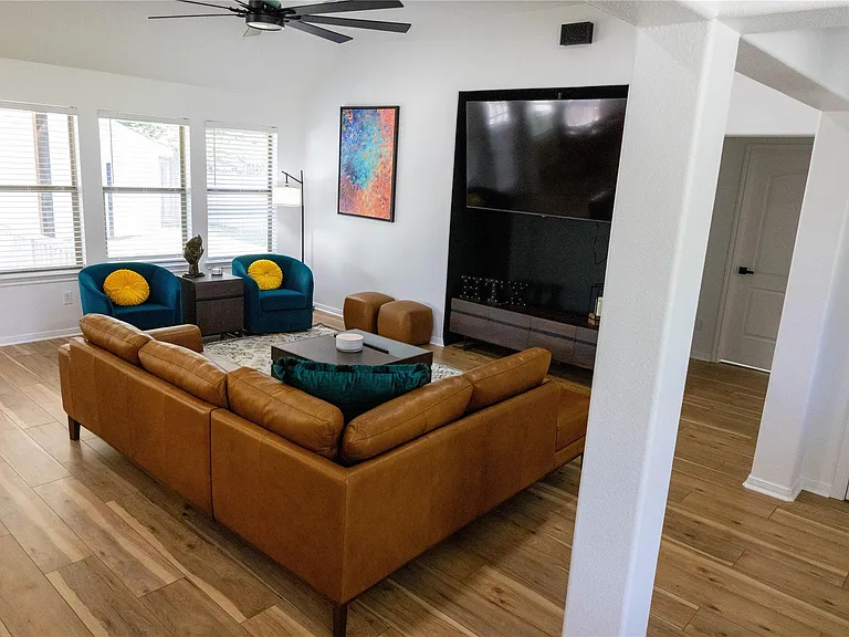 17023 Lexington Dr — Photo 3