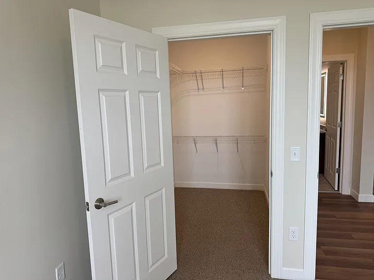 Red Earth Apartments- On Lake Butte Des Morts — Photo 29