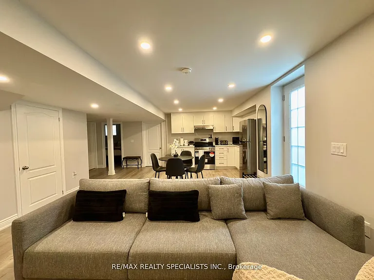 3137 Gladish Grv #BASEMENT — Photo 6