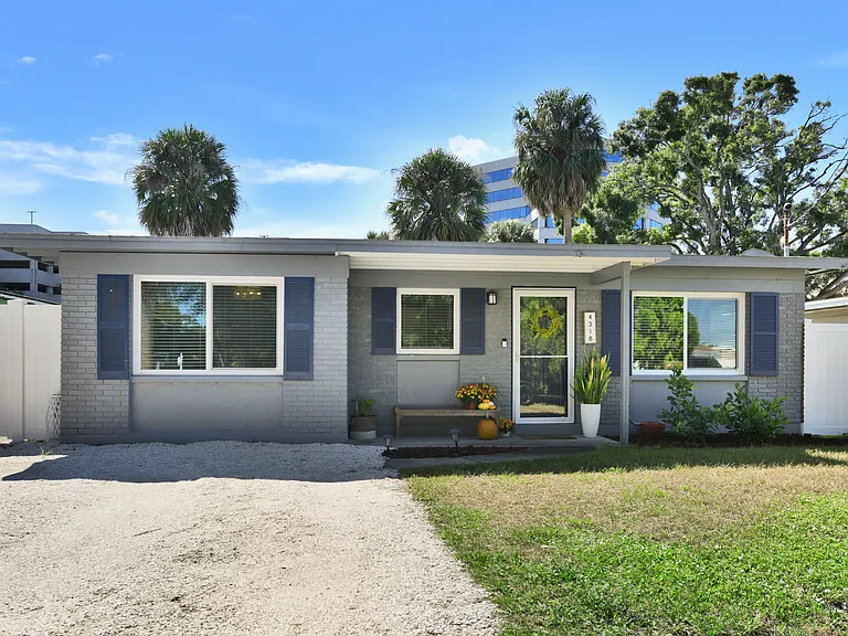 4318 W Grace St — Photo 2
