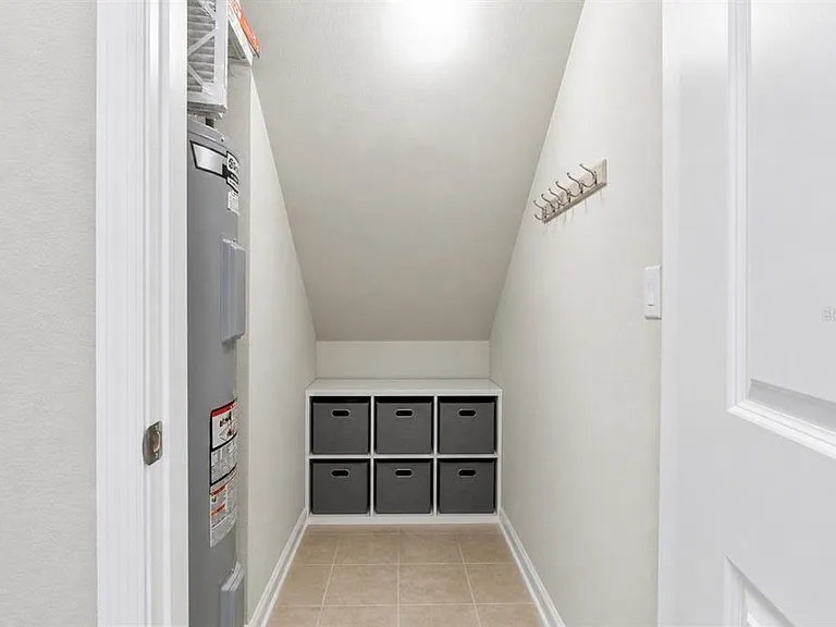 2665 Mead Ave — Photo 8