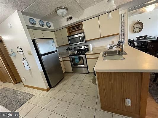 5th image of 3901 Ocean Ave APT 2