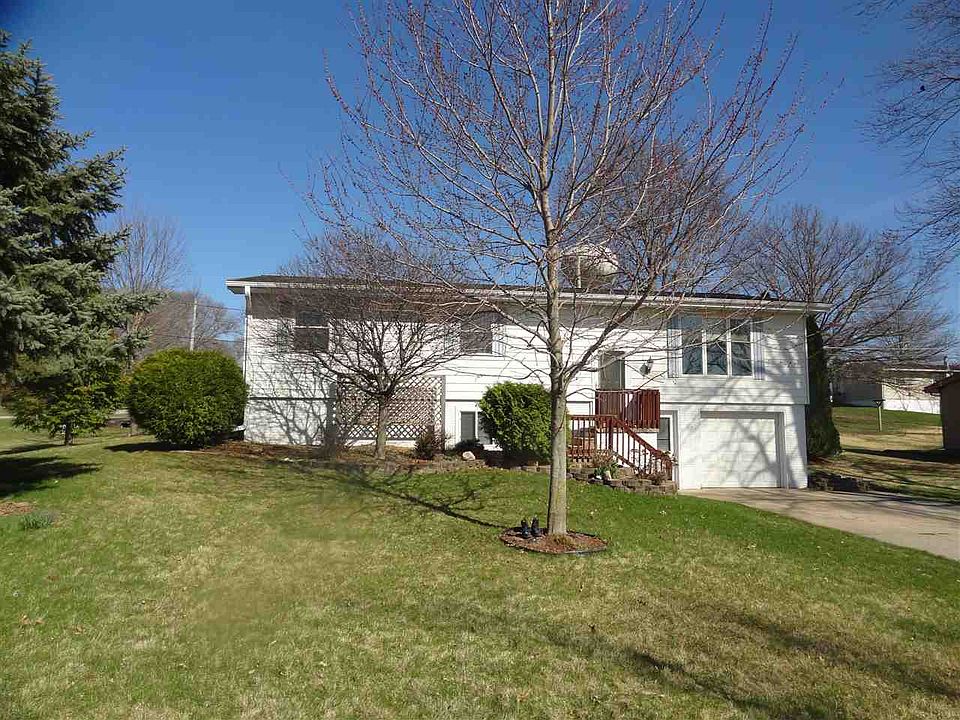 1st image of 115 Lake Shore Dr
