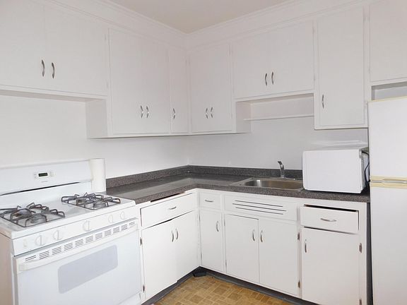 4th image of 523 Custer Ave #2A