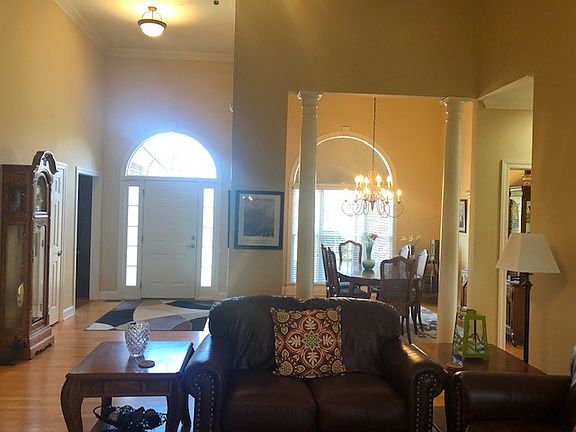 3rd image of 385 Franklin Heights Dr