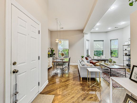 4th image of 4923 N Kenmore Ave #3