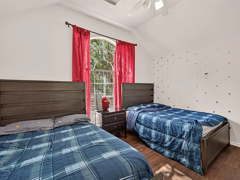 6514 Kings Summit Dr — Photo 25