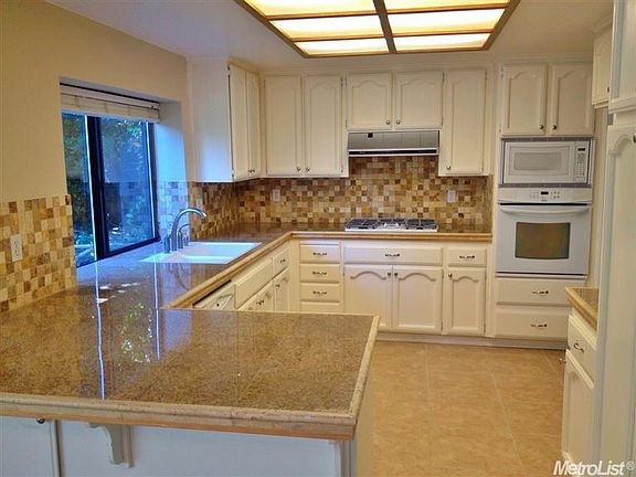 5th image of 3194 Doroteo Way