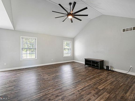 4th image of 33007 Forest Knoll Dr