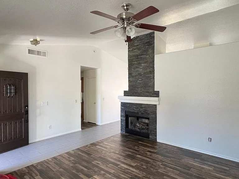 8635 W Roanoke Ave — Photo 2