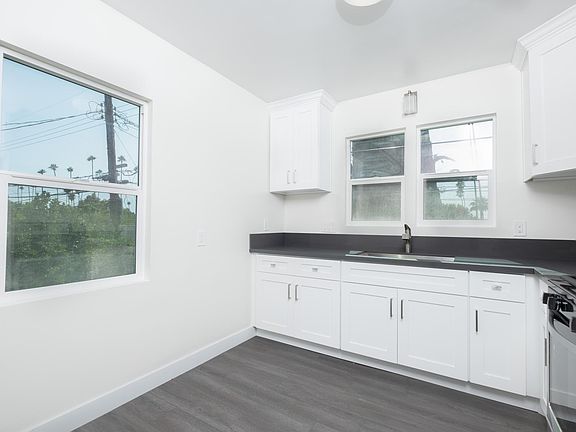 2nd image of 3941 Arlington Ave #1/2
