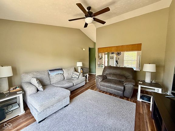 5th image of 114 Woodberry Dr